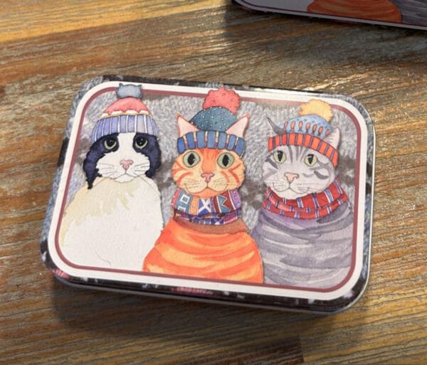 Latas 3 gatos Emma Ball